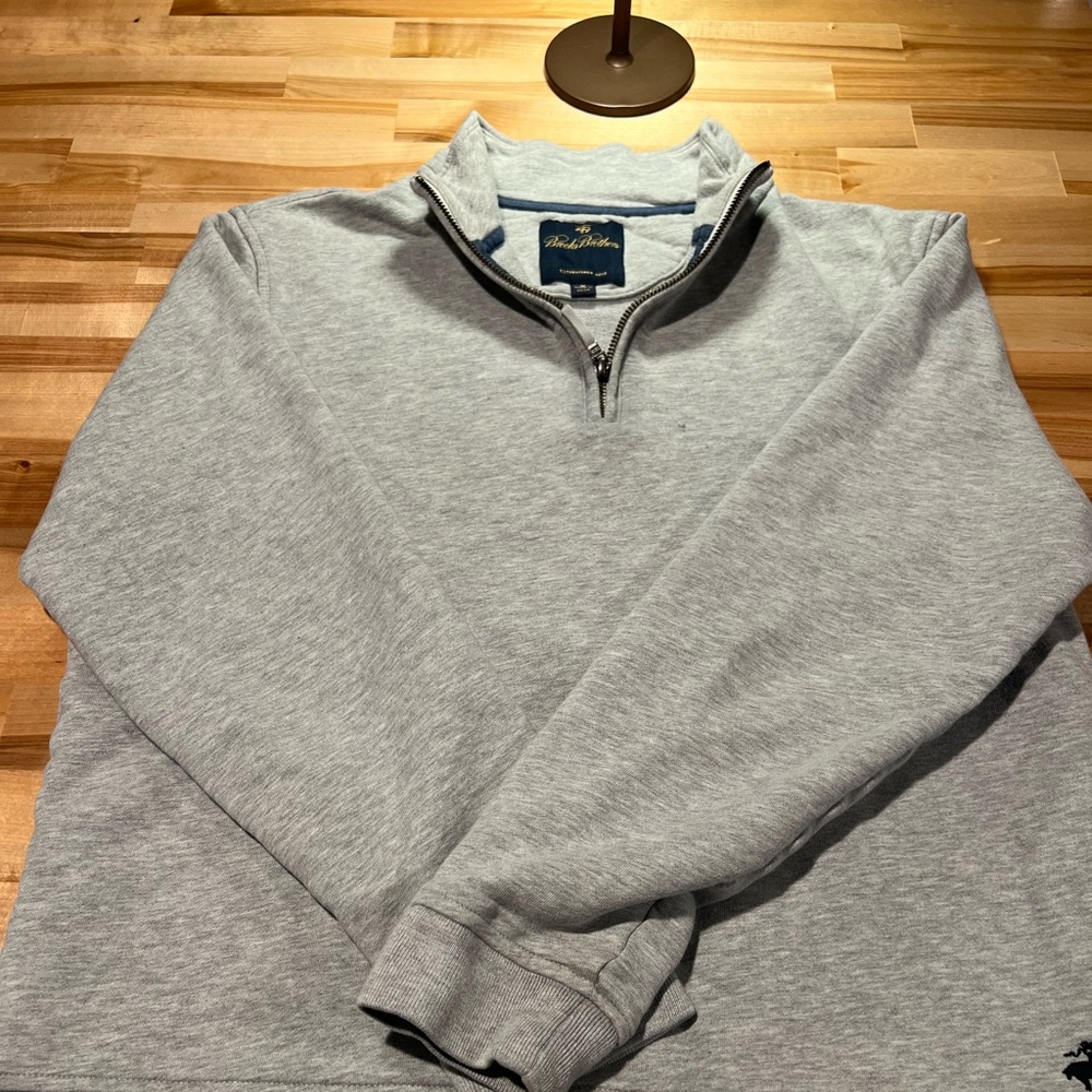 Brooks Brothers grey quarter zip. Size : M